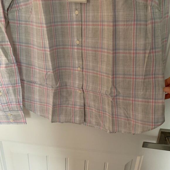 UNTUCKit Top 10 Preppy Pink - Picture 6 of 12
